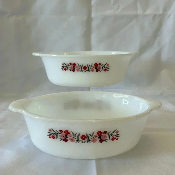Vintage Fire King Primrose 1.5 Qt Casserole Dishes Bakeware Set of 2 Dishes - Picture 1 of 6